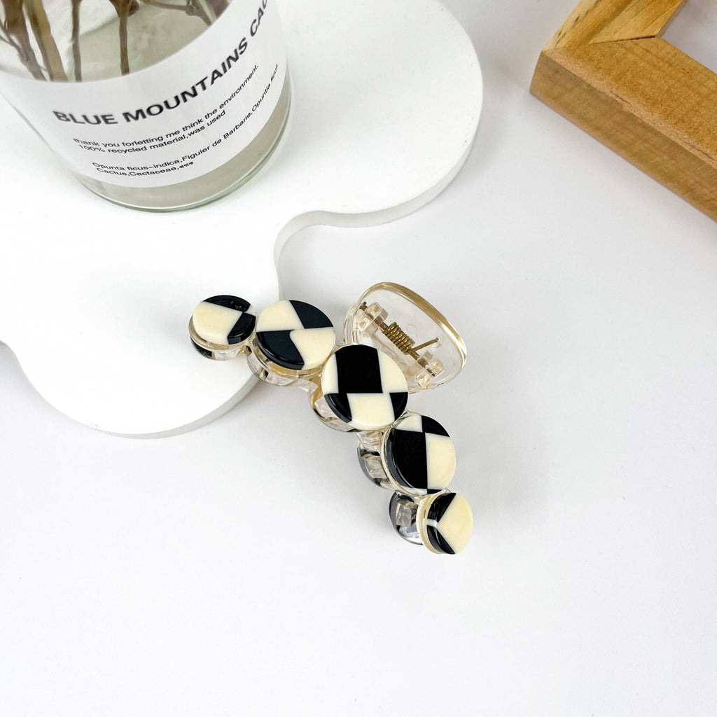 Black & White Checkerboard Claw Clip – Trendy Aesthetic Hair Clip | Simple Everyday Hair Accessory